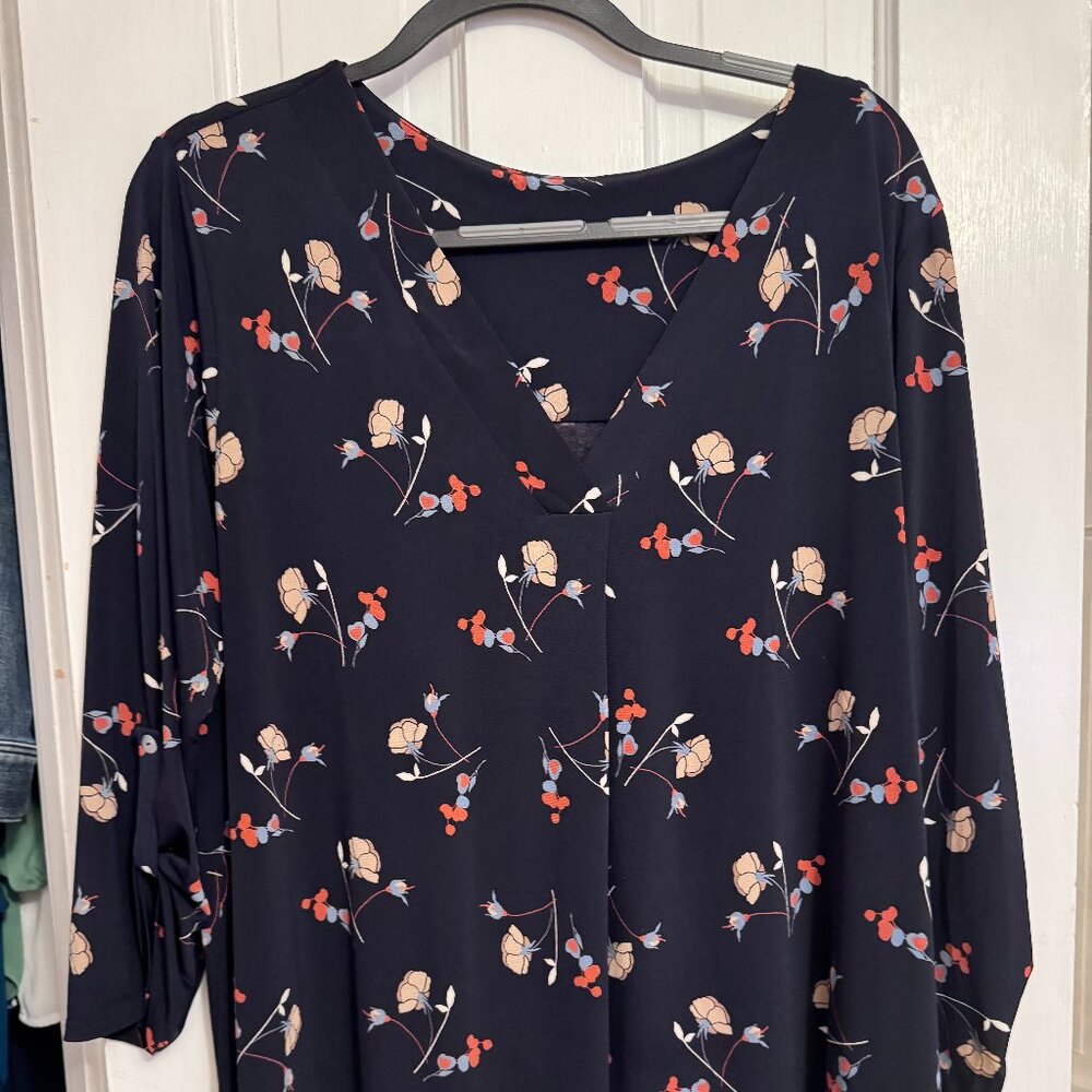 2x Navy/Floral Top